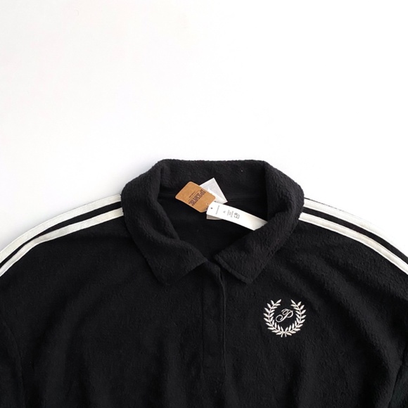 PINK Victoria's Secret Top Fleece Cropped Oversize Black w/ Stripe Logo Nwt - Picture 2 of 3